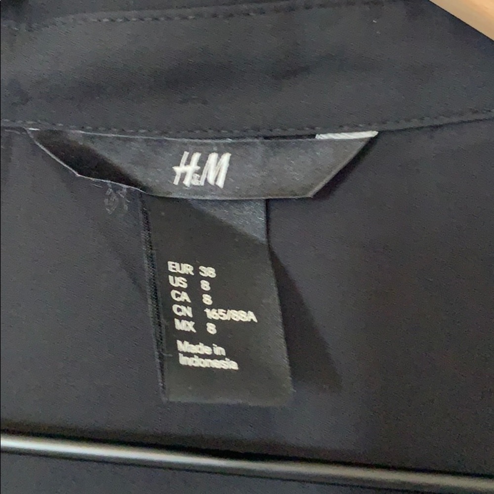 H&M Top - Picture 3 of 4